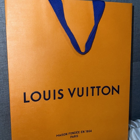 LV box - Picture 2 of 5